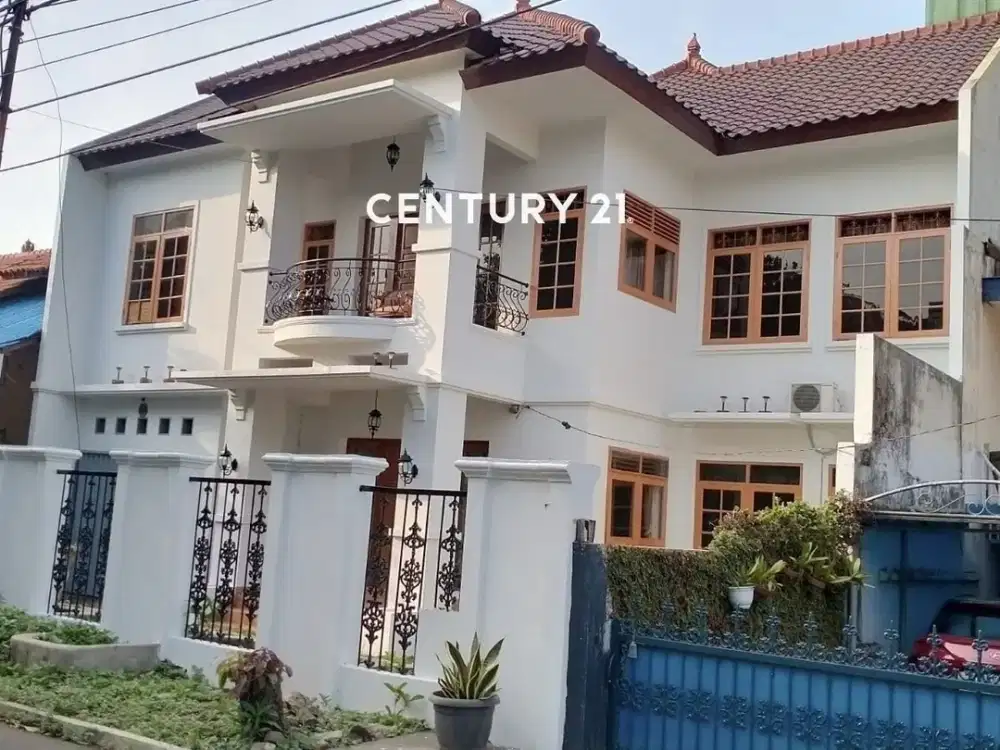 Rumah Luas  Nyaman Dalam Komplek Di Kalibata Jakarta Selatan