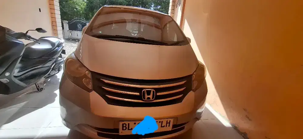 JUAL BUTUH HONDA FREED 2010, LAYAK PAKAI