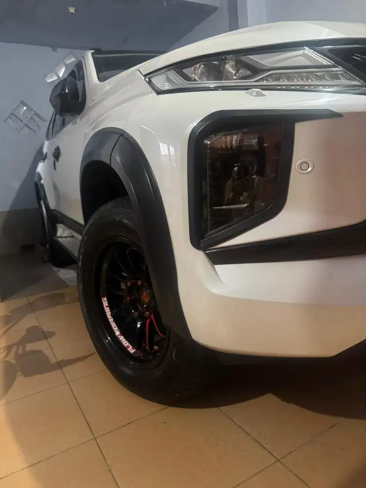 Pajero sport tahun 2022