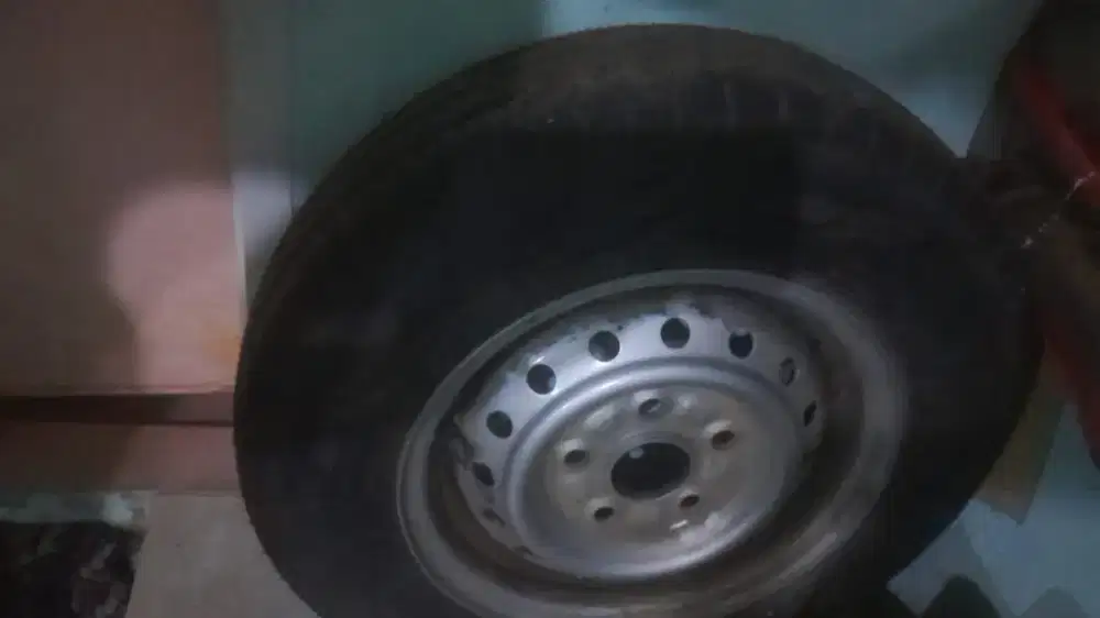 Jual velg + Ban .sepaket tinggal pasang