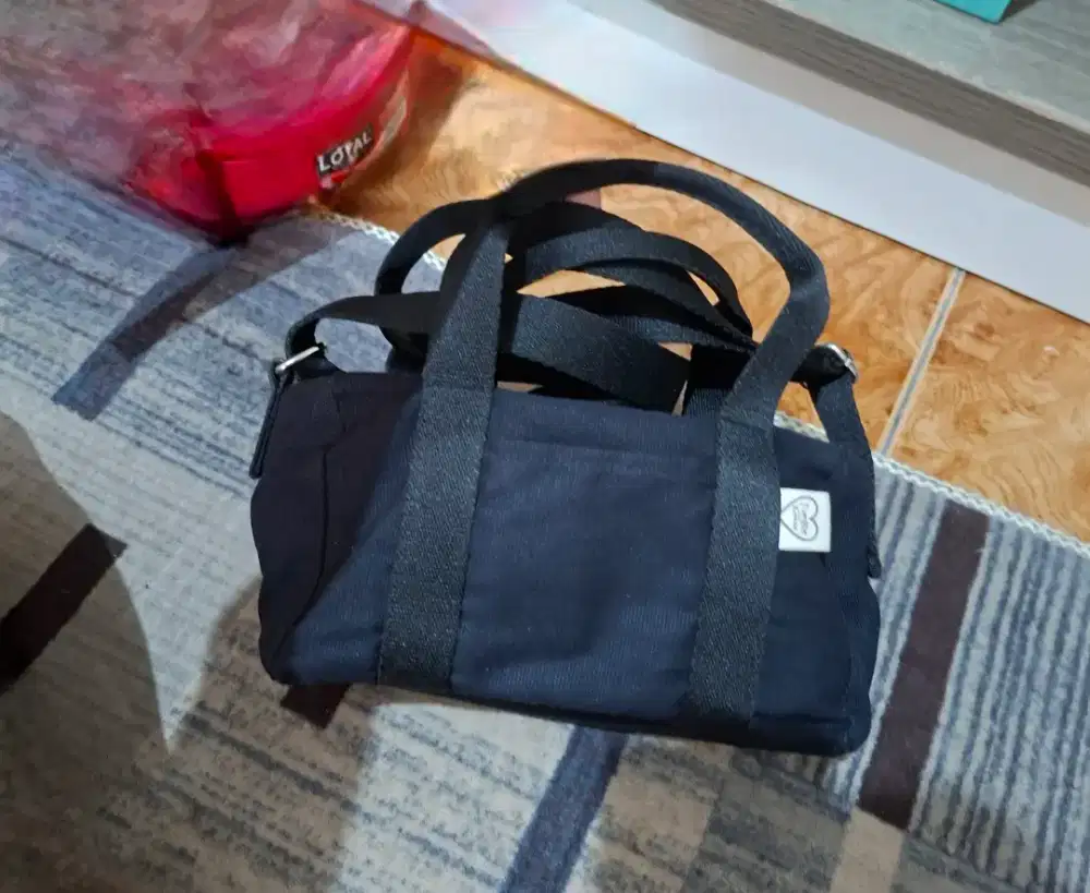 Tas mini hitam bahan canvas