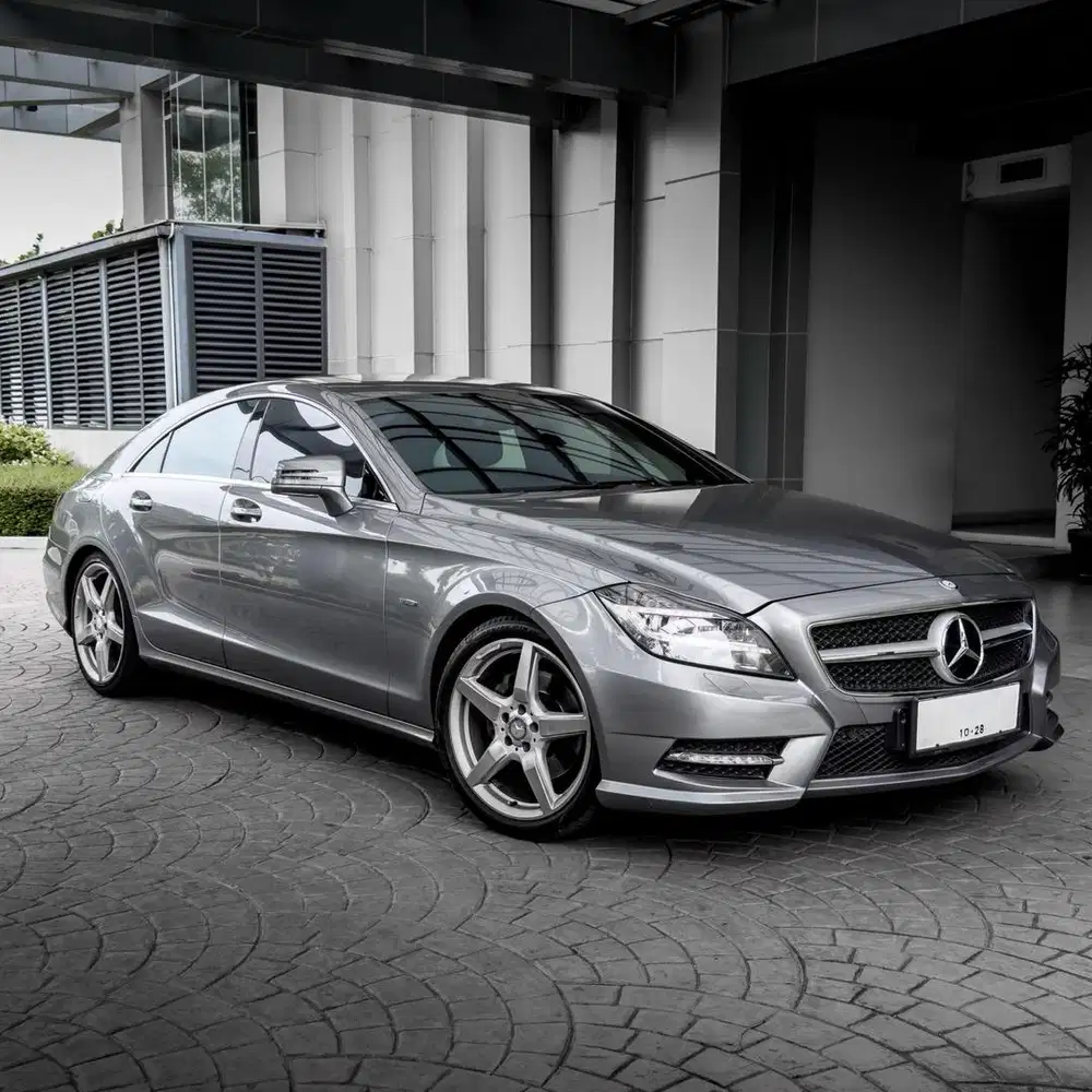 (CASH) Mercedes Benz CLS350 AMG 2011