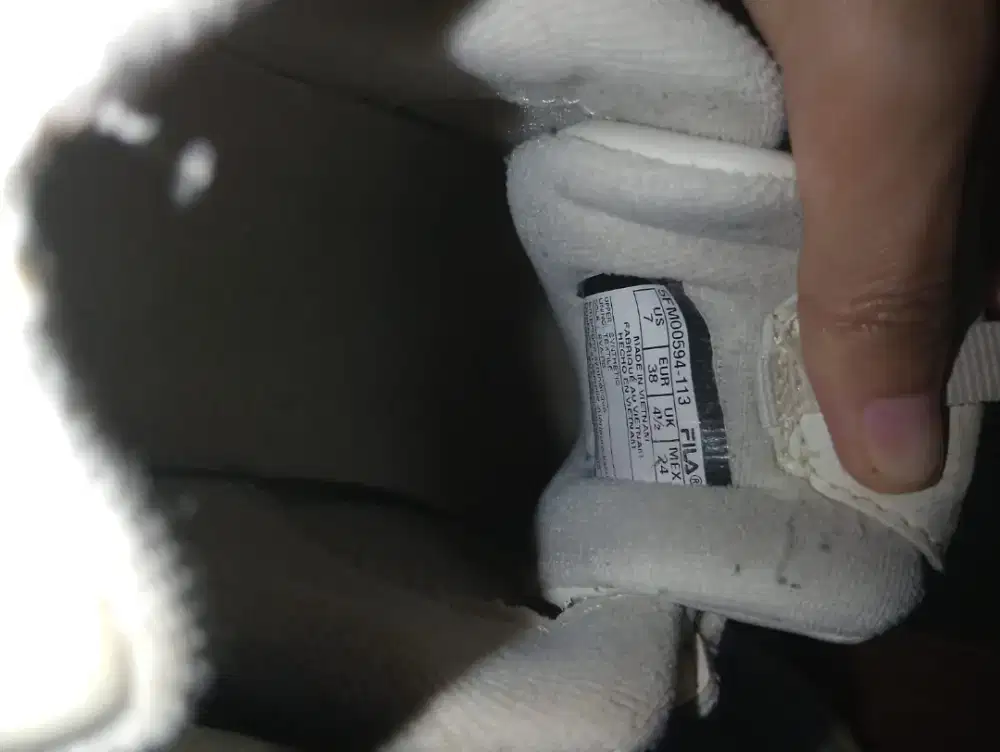 Sepatu Fila Asli Jerman kondisi sesuai sama di foto ya