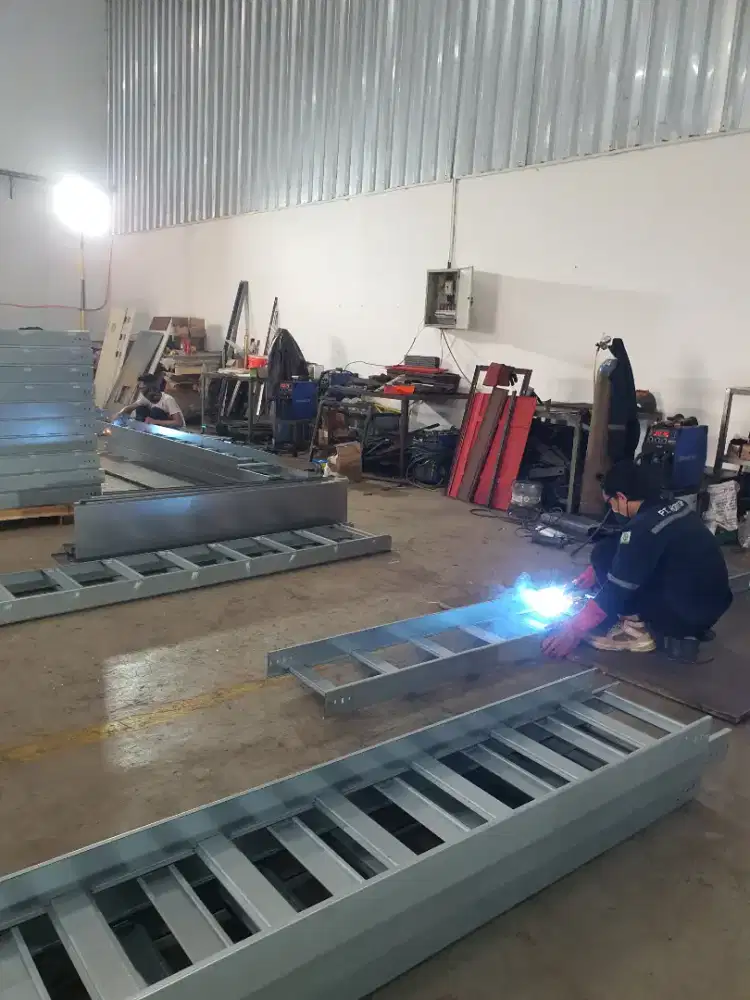 Di butuhkan segera operator welding (tukang las)