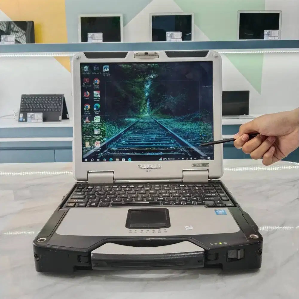 Toughbook CF31 i5 8GB SSD – Laptop Tangguh Outdoor