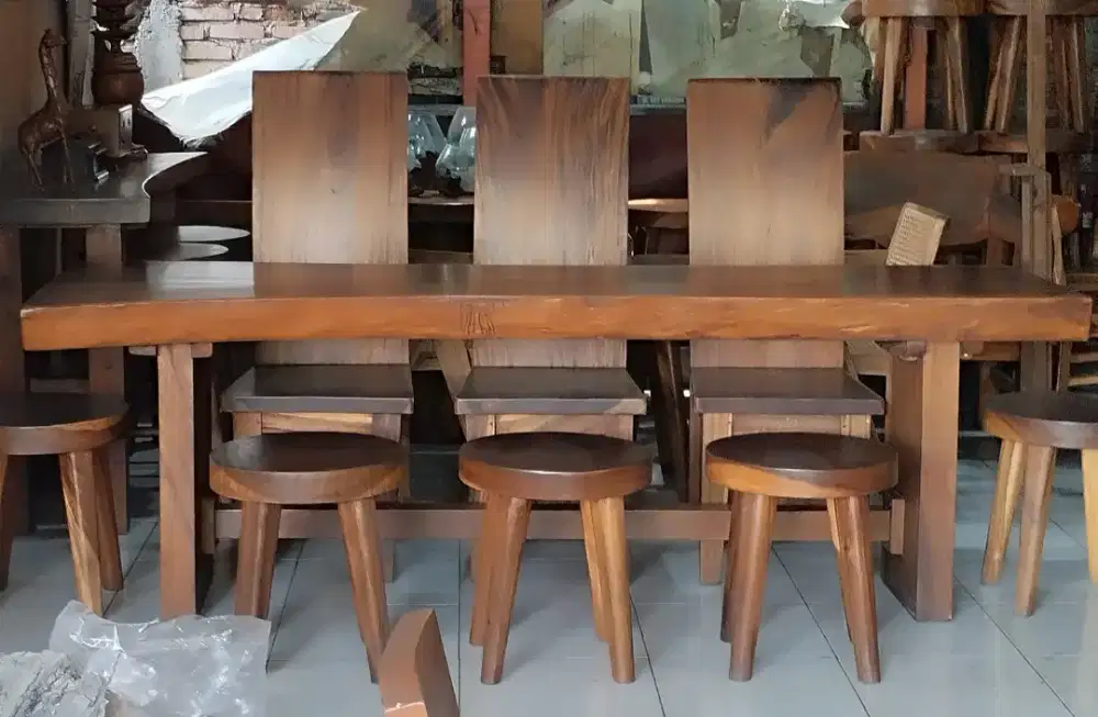 Set meja kursi makan kayu utuh alami trembesi