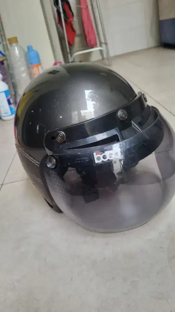 Helm Bogo coklat gelap