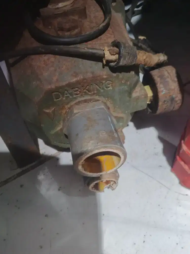 Mesin pompa 900 watt