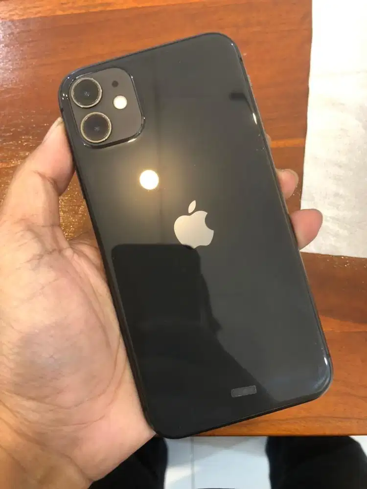 Iphone 11 64Gb hitam ibox fullset Slimpack