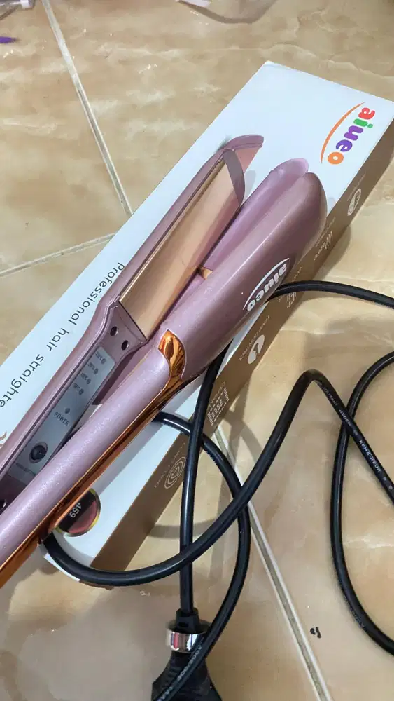 Catokan AIUEO 220c pemakaian baru 2 minggu