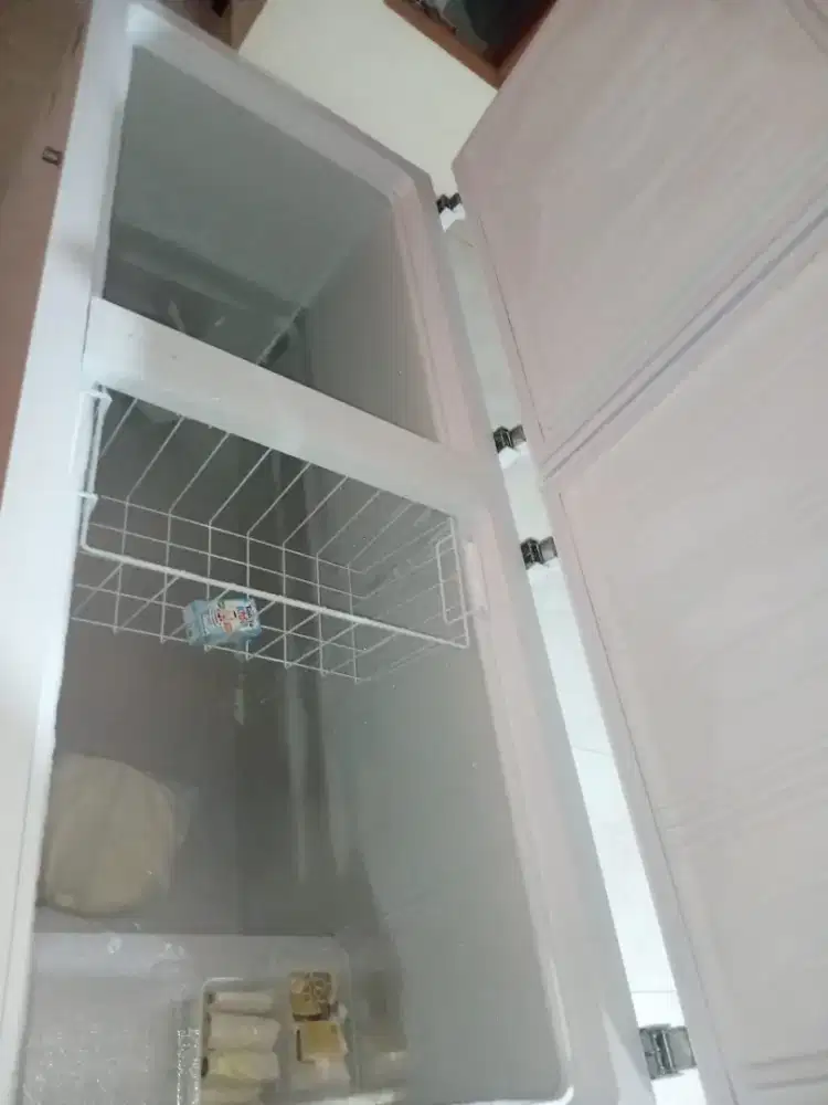 Bismillah Jual freezer