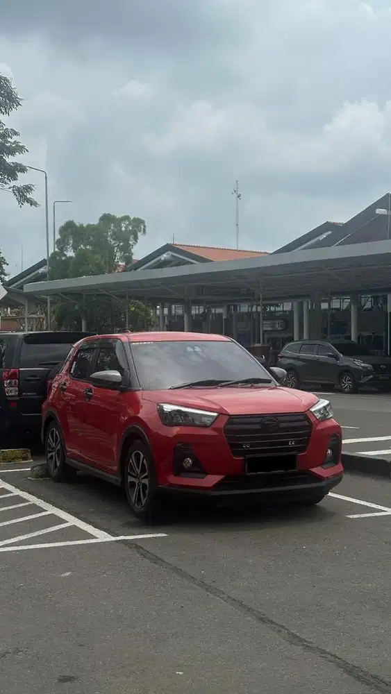 Daihatsu Rocky 1.0 R ADS CVT Turbo – Terawat, Siap Pakai