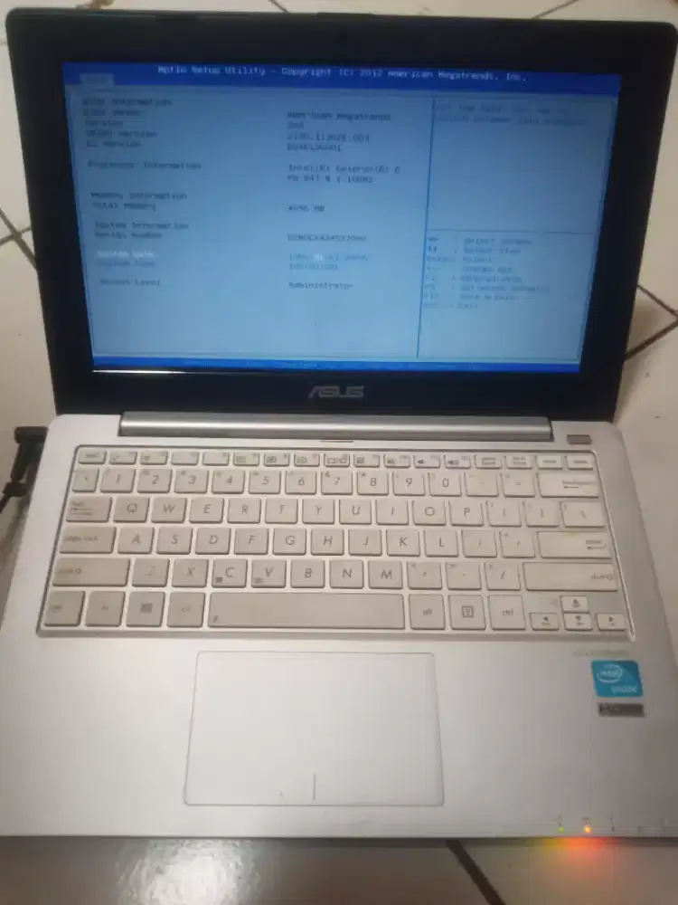 Netbook asus X201E tinggal pasang hard disk aja