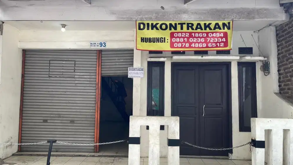 Di kontrakan ruko
