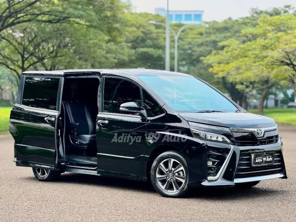 TANPA DP GASKEN! TOYOTA VOXY 2.0 2019/2018 AT CASH CREDIT TERMURAH