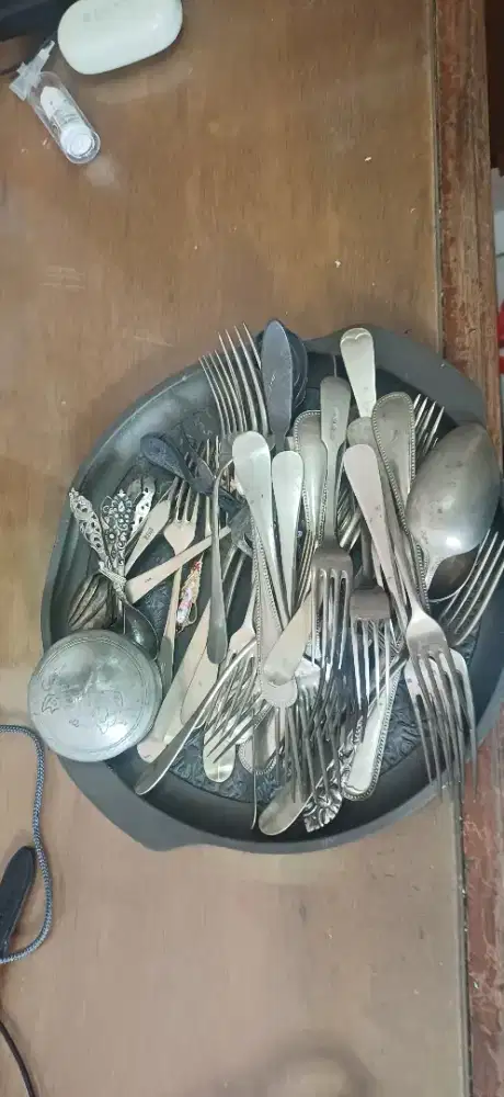 Perak sendok dll..perak asli