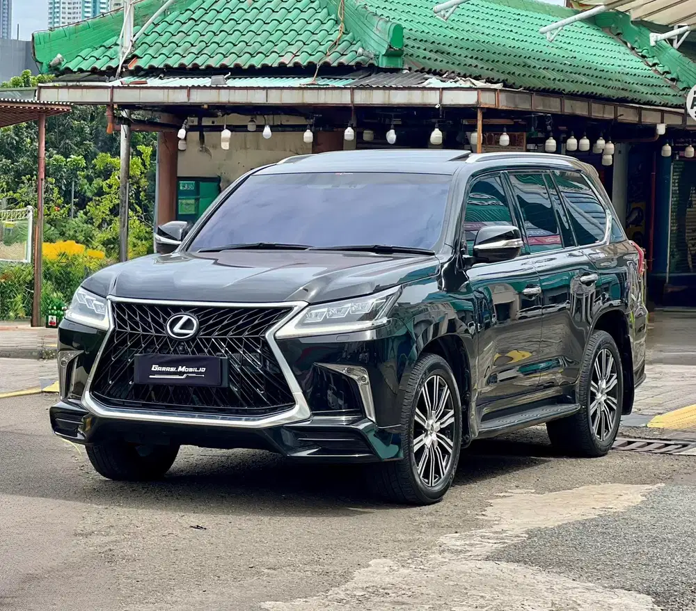 Lexus LX570 Sport 5.7L V8 4x4 2019