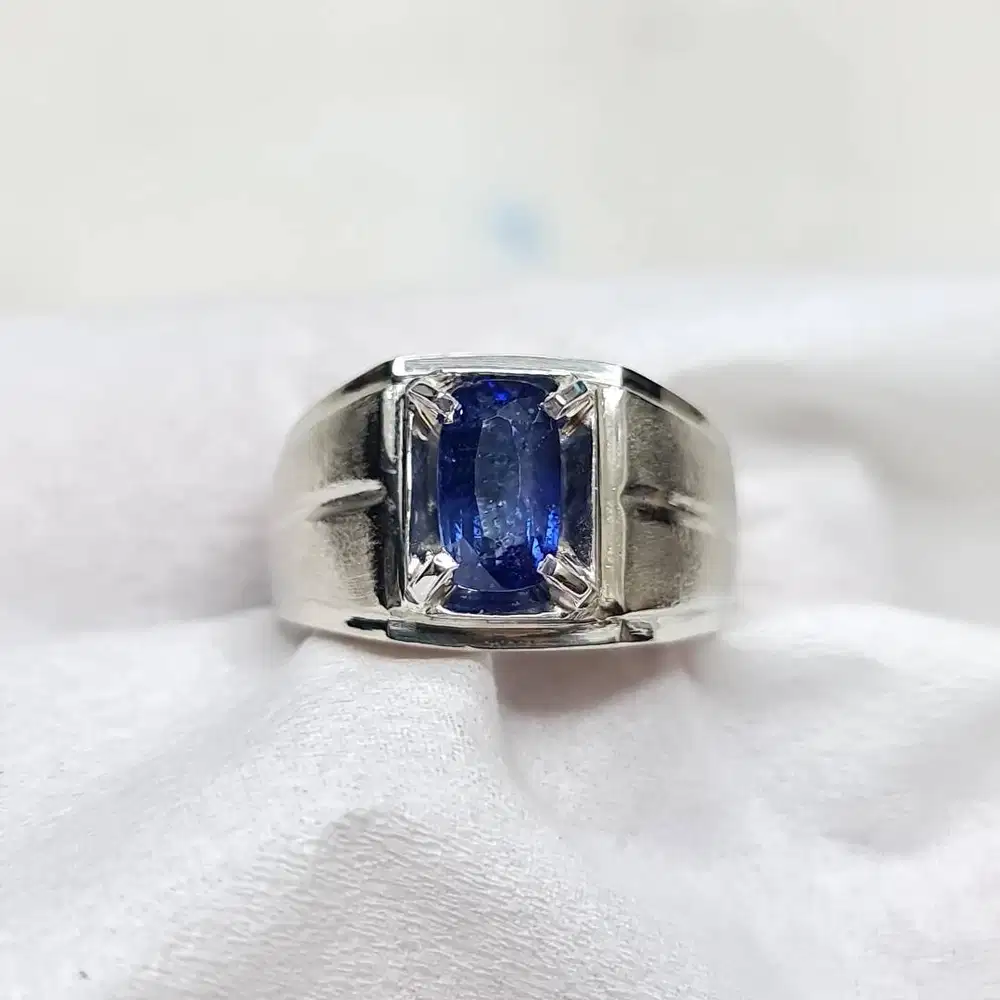 Srilangka 1.80 CT Blue Sapphire Ceylon Silver Handmade Mens Ring