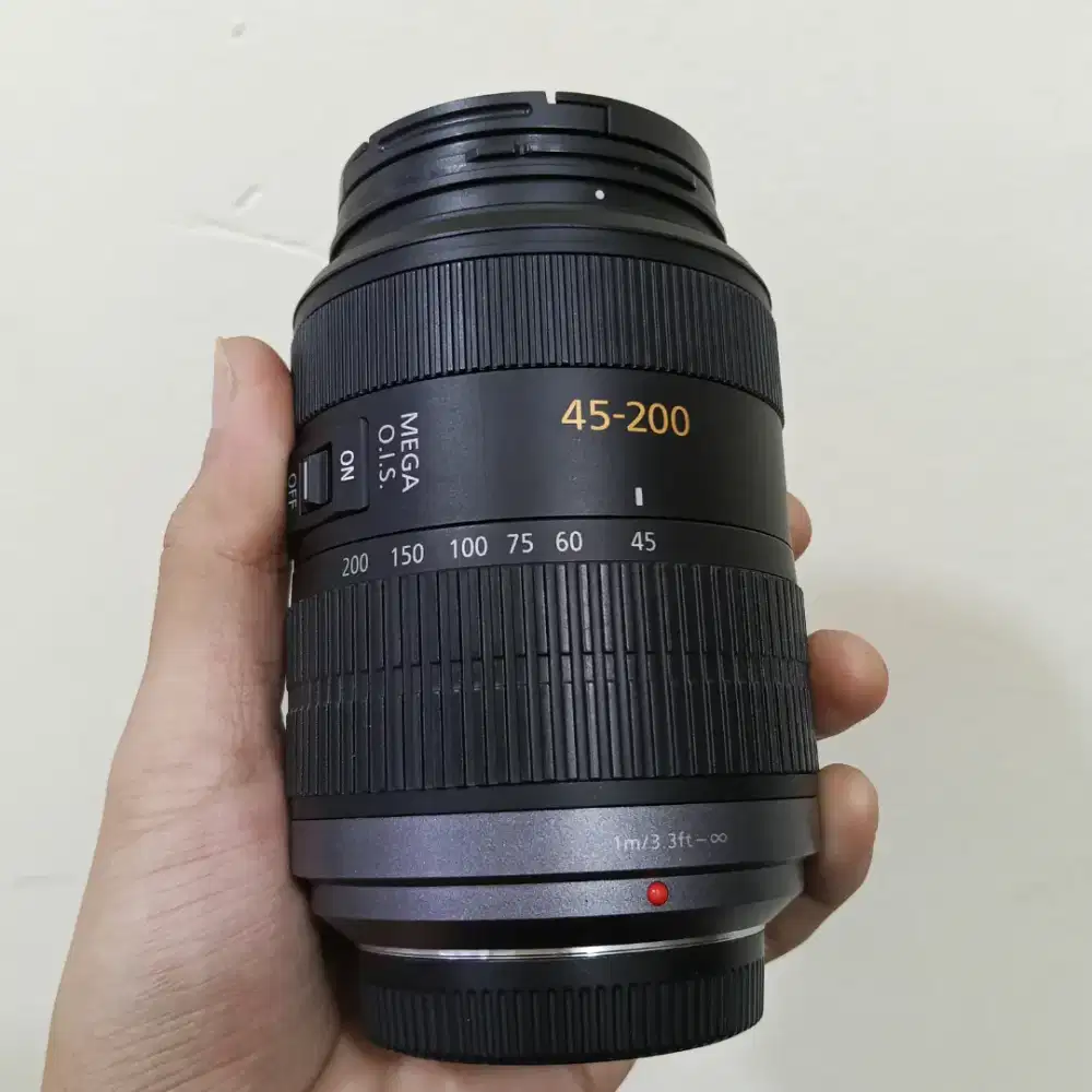 Lensa Panasonic Lumix 45-200mm for L mount