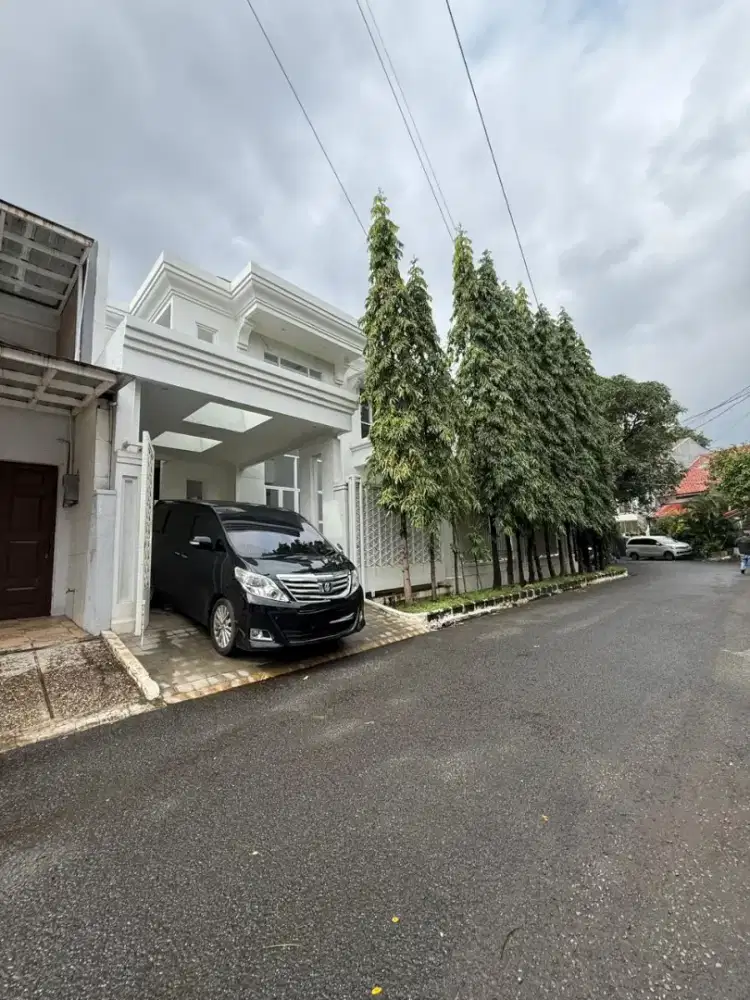 Dijual rumah dalam komplek elit Tebet Mas