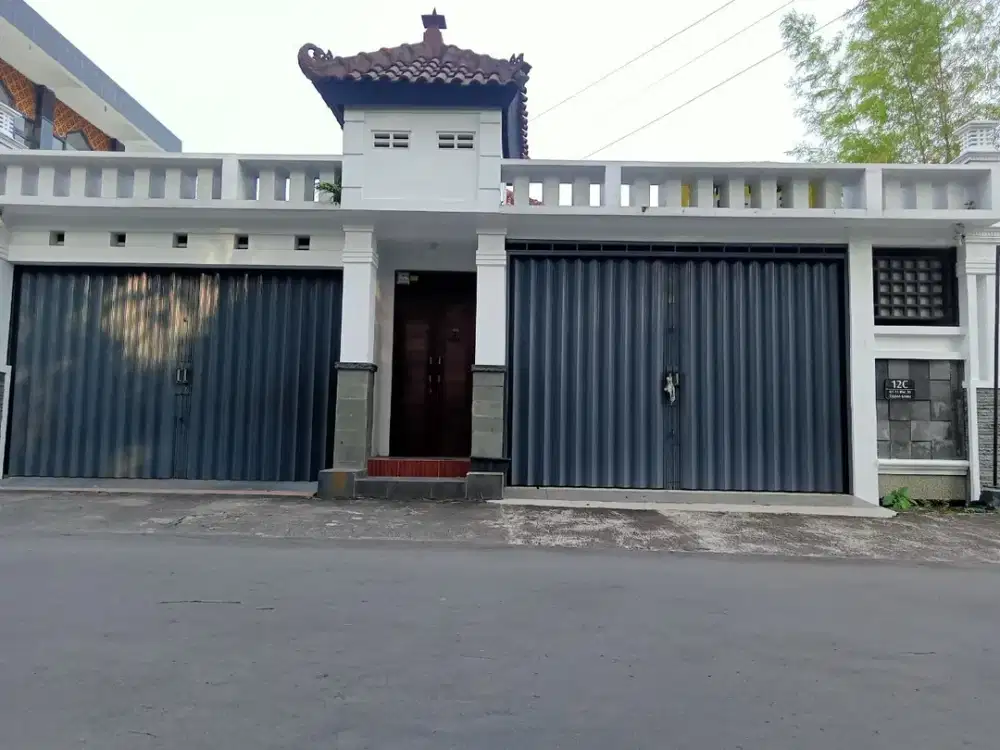 RUMAH SIAP HUNI DI MAGUWOHARJO LUAS TANAH 260 M2