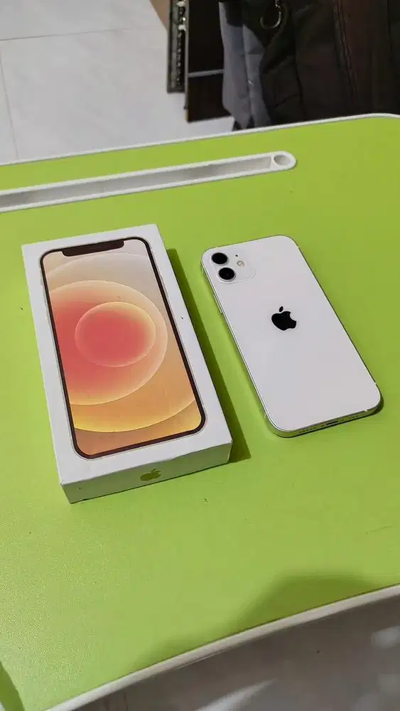 Iphone 12 putih