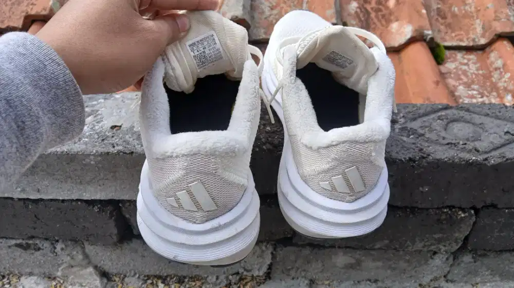 Sepatu Adidas Like New