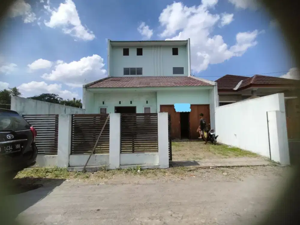 DIJUAL RUMAH SIAP HUNI, DEKAT KAMPUS AMIKOM DI MAGUWO