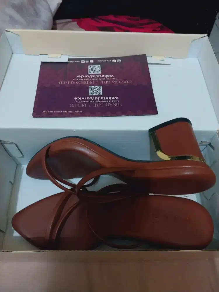 Sandal wanita ukuran 38