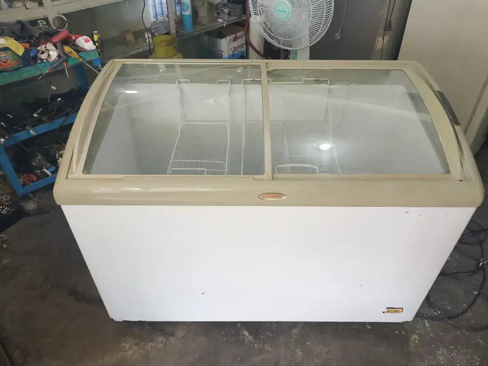 Jual kulkas box masih bawaan pabrik+garansi satu bulan