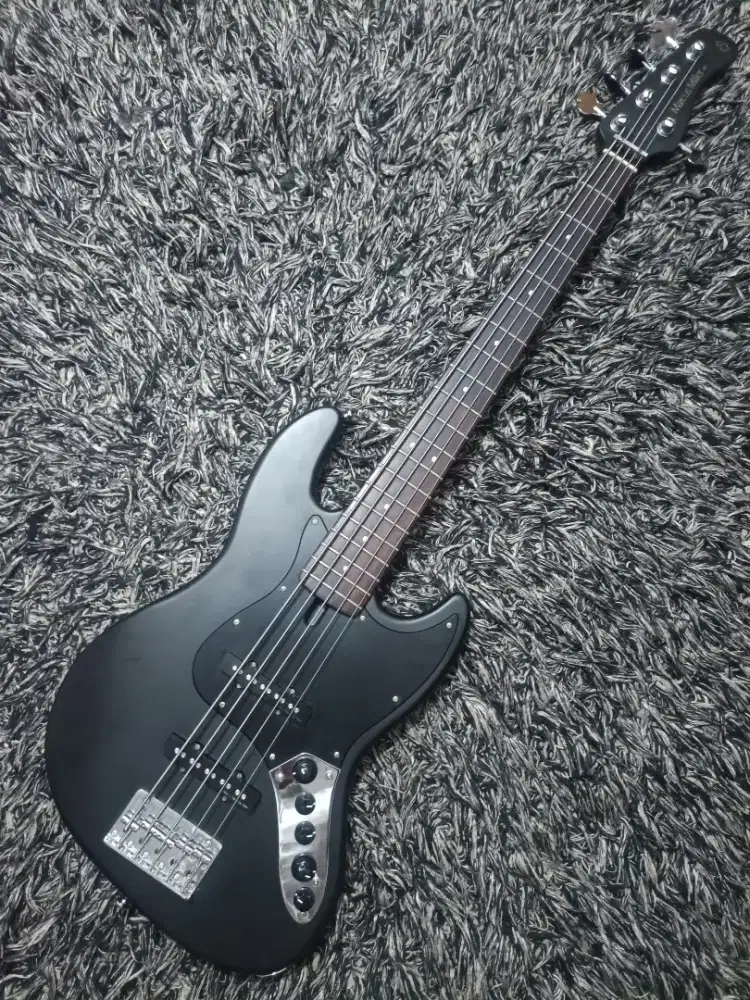 Bass Sire V3 5 string aktif Marcus Miller Jazz bAss Squier