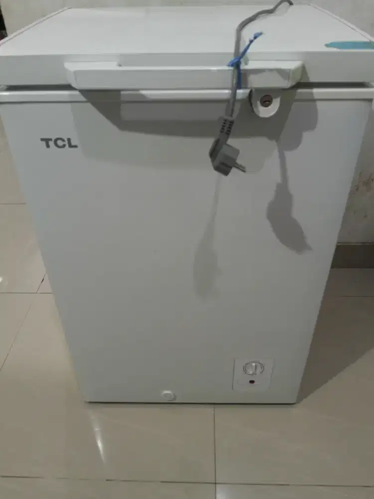 Tcl freezer 100liter masih bagus