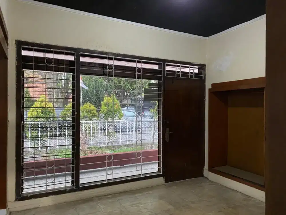rumah ditengah kota bandung dengan kamar tidur 5 deal sampe jadi