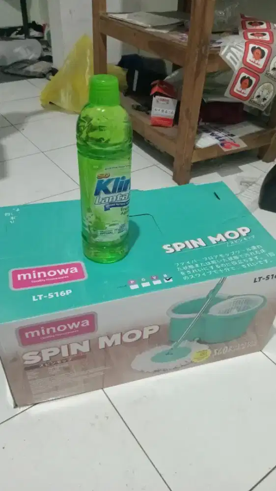 Alat pembersih lantai