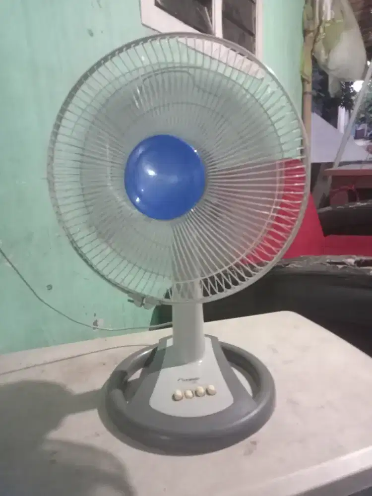 Kipas Angin duduk/meja cosmos 12inch normal