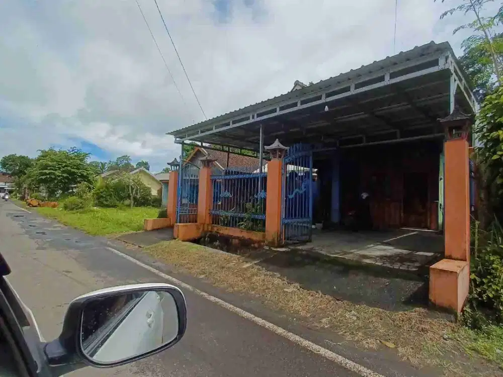 Rumah luas 602m di poros jalan, ada sisa tanah untuk berkebun cocok untuk rumah pensiunan