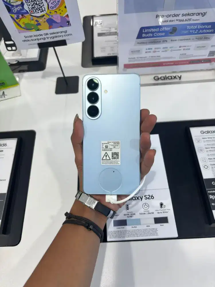 Pre Order Samsung S26 free upgrade memory