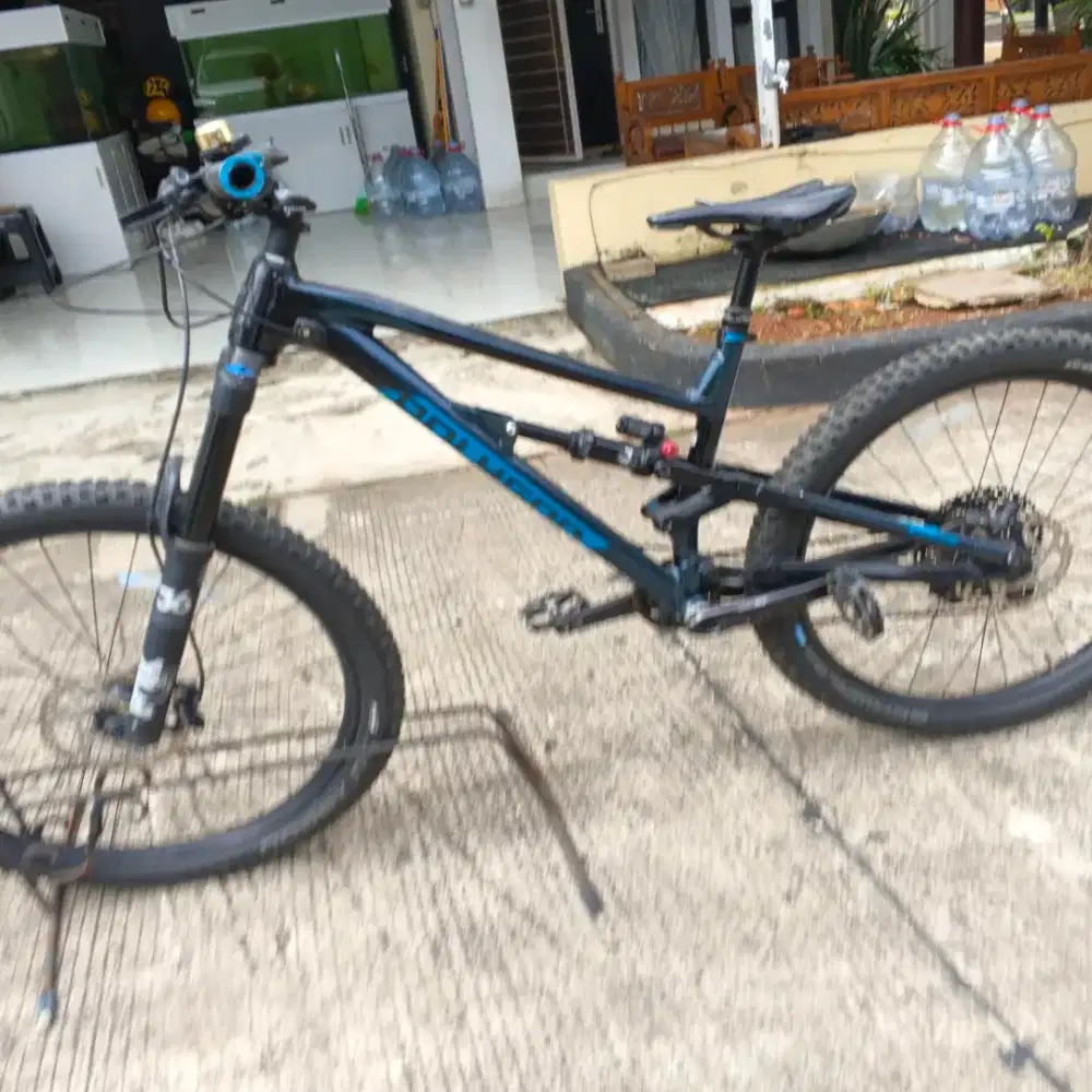 Polygon Collosus N9 size M