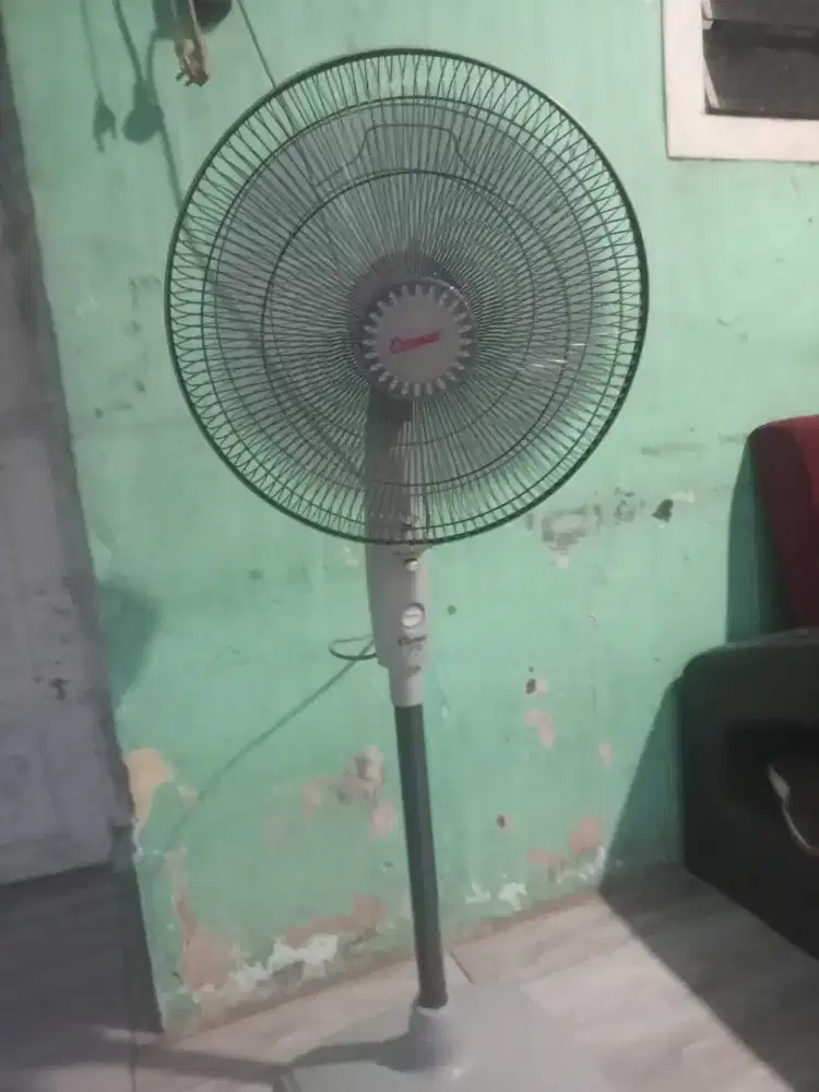 Kipas Angin cosmos 16 inch kenceng normal.
