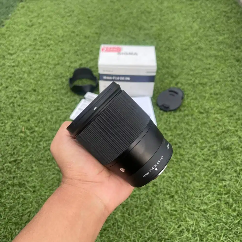 Lensa Sigma 16mm f1.4 DC DN fullset dus box for Fujifilm X Mount