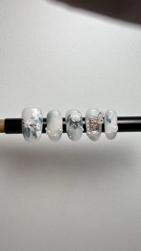 PRESS ON NAIL MODEL 2