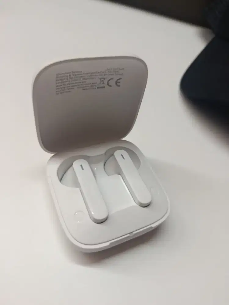 Headset bluetooth tws merk baseus