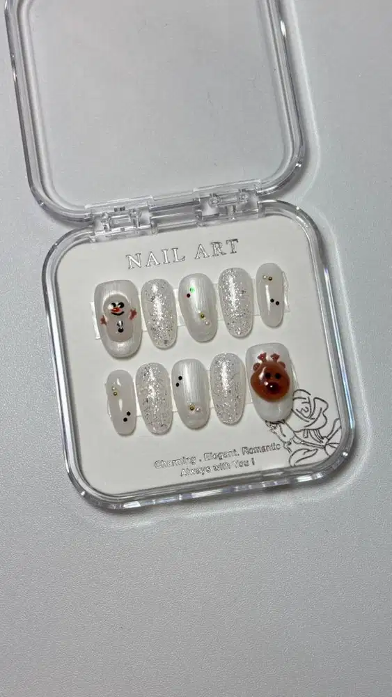 PRESS ON NAIL MODEL 3