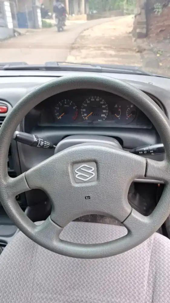 Di jual baleno 2002 dx manual