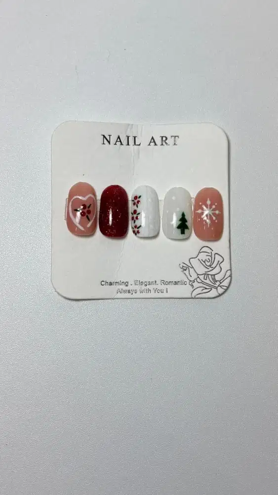 PRESS ON NAIL MODEL 4