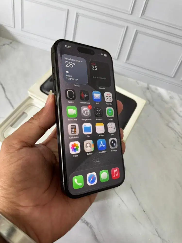 iPhone 15 Pro 128GB Black Titanium (Seperti Baru) Mulus ex IBOX