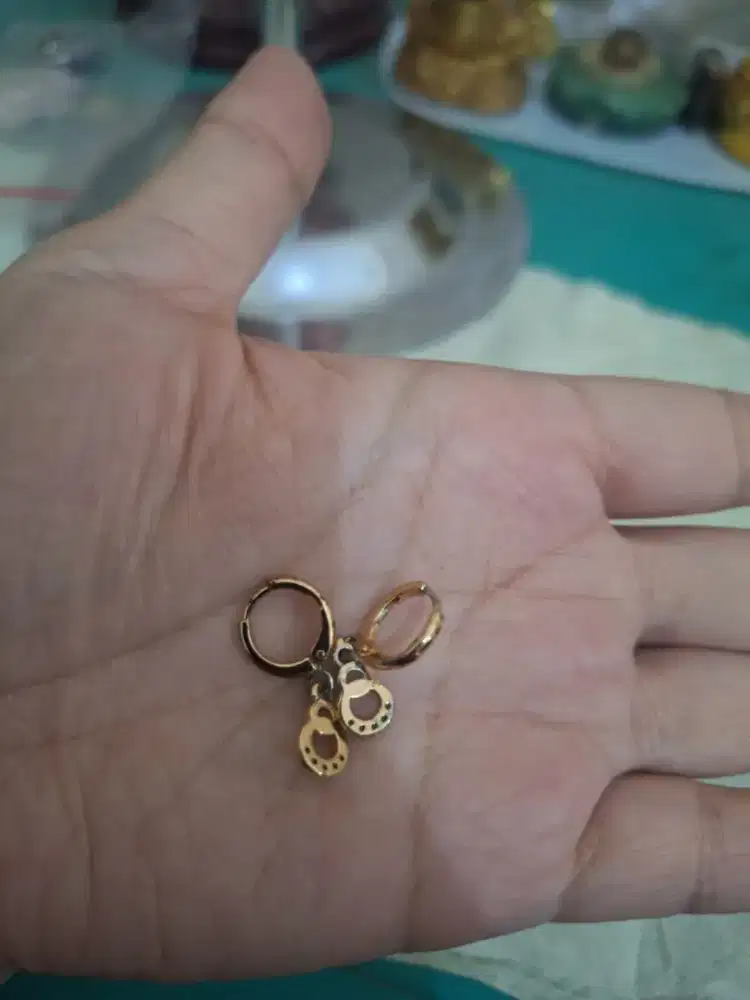 Anting branded 
Xuping dengan permata 
Limited edition 
Barang terawat