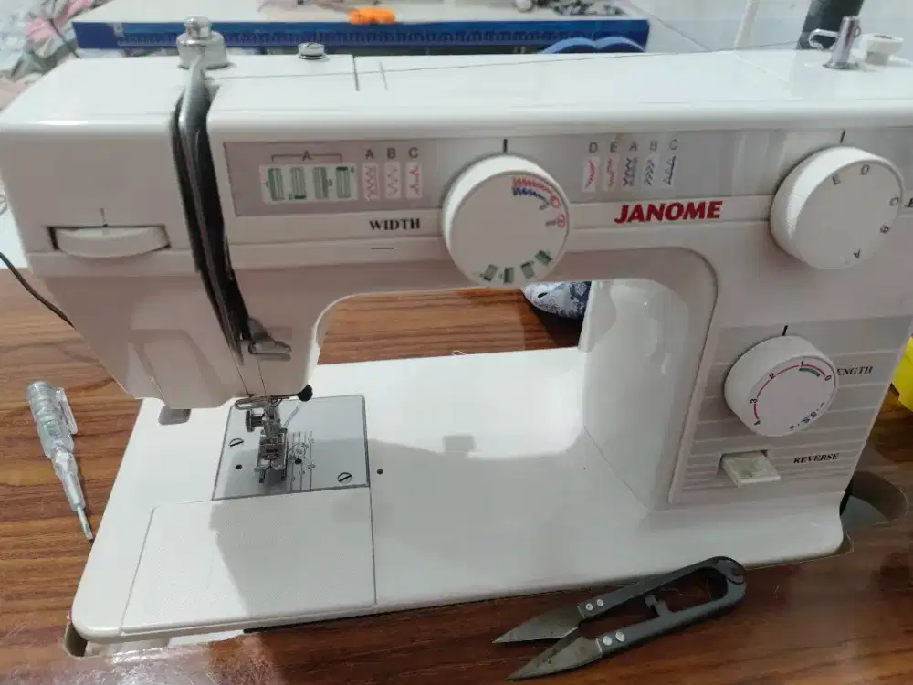 Mesin jahit bordir janome 7220