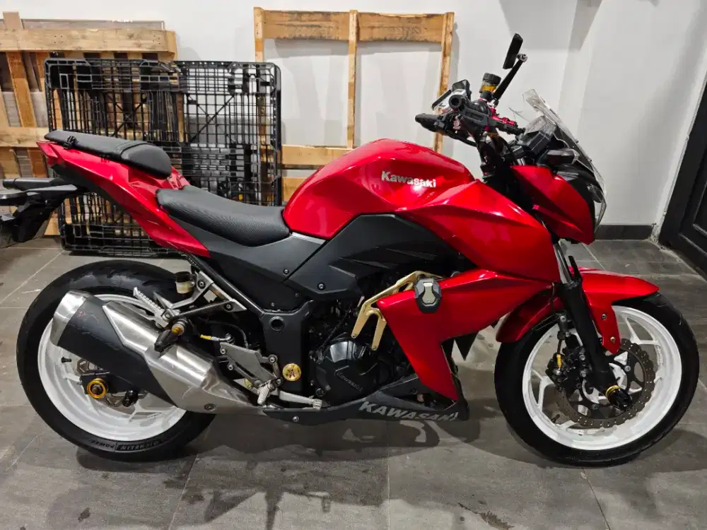 Kawasaki Z250 2013 merah..full ori