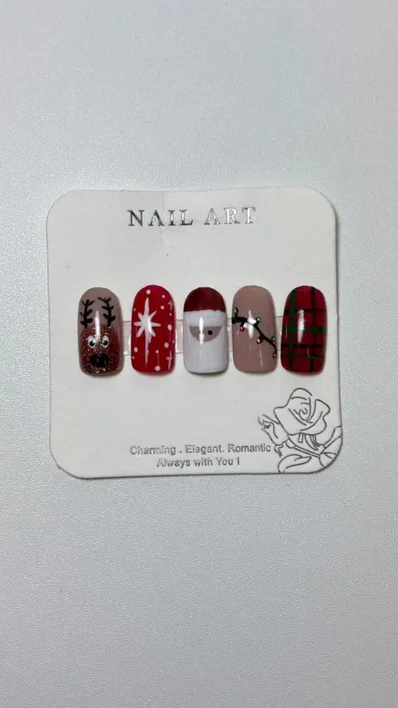 PRESS ON NAIL MODEL 6